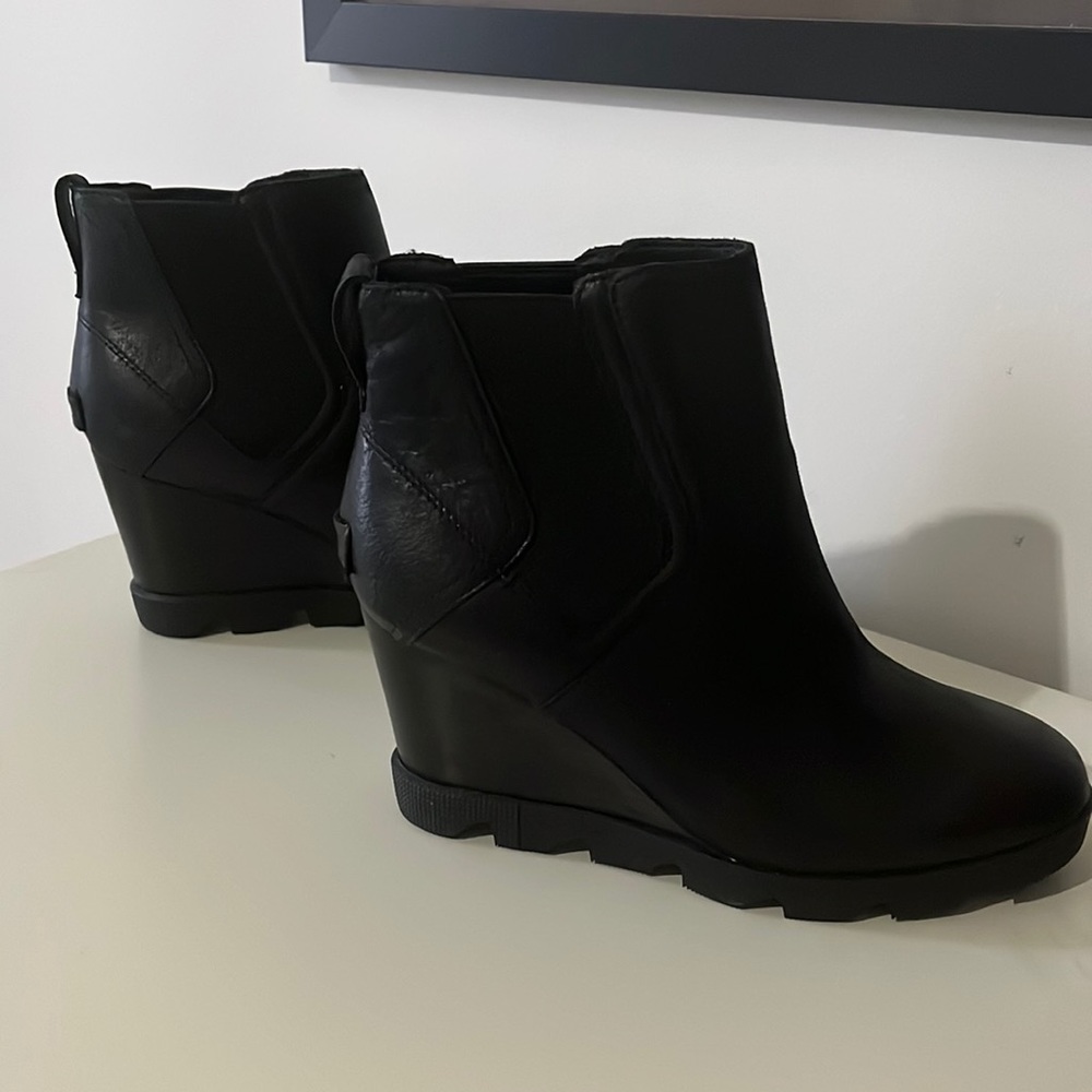 Sorel Uptown Joan Chelsea Rogue Boots